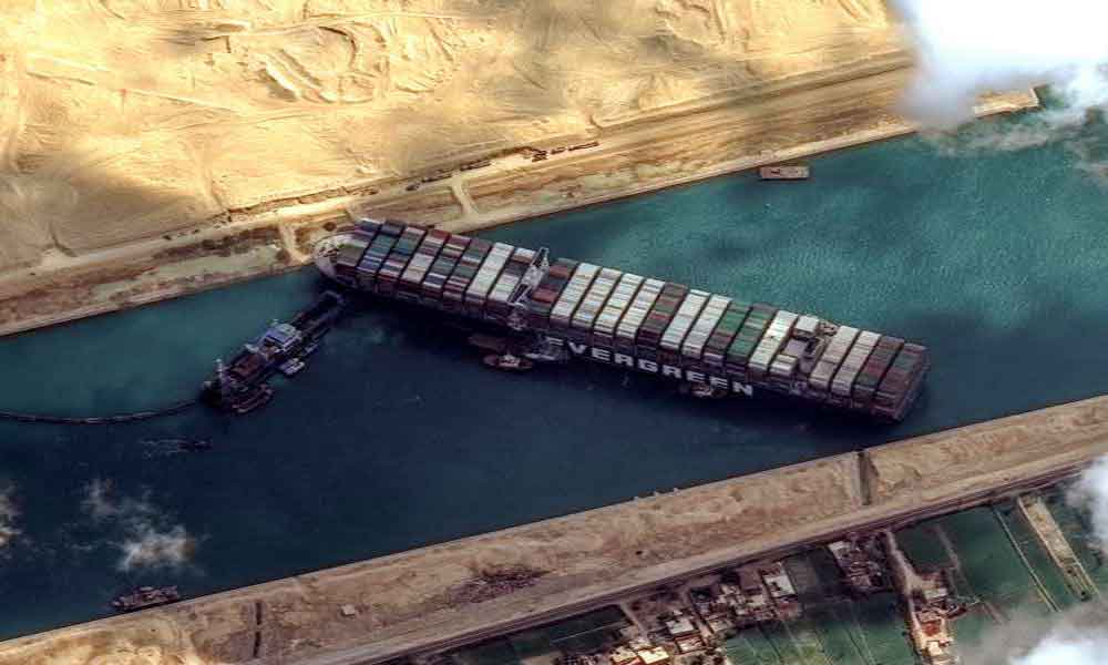 Zaglavljen u Suetskom kanalu